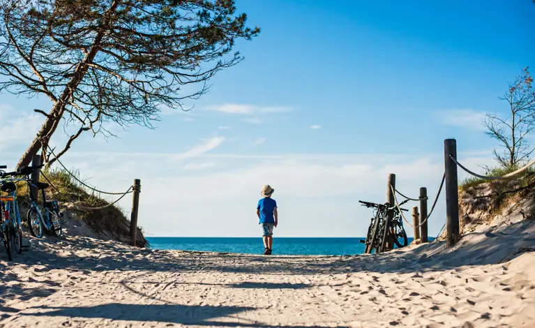 Plaża w Kołobrzegu. Fot. Tomasz Filipek _ Unsplash